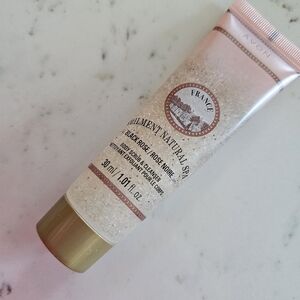 *4 for $25* Avon Véilment Natural Spa Body Scrub and Cleanser